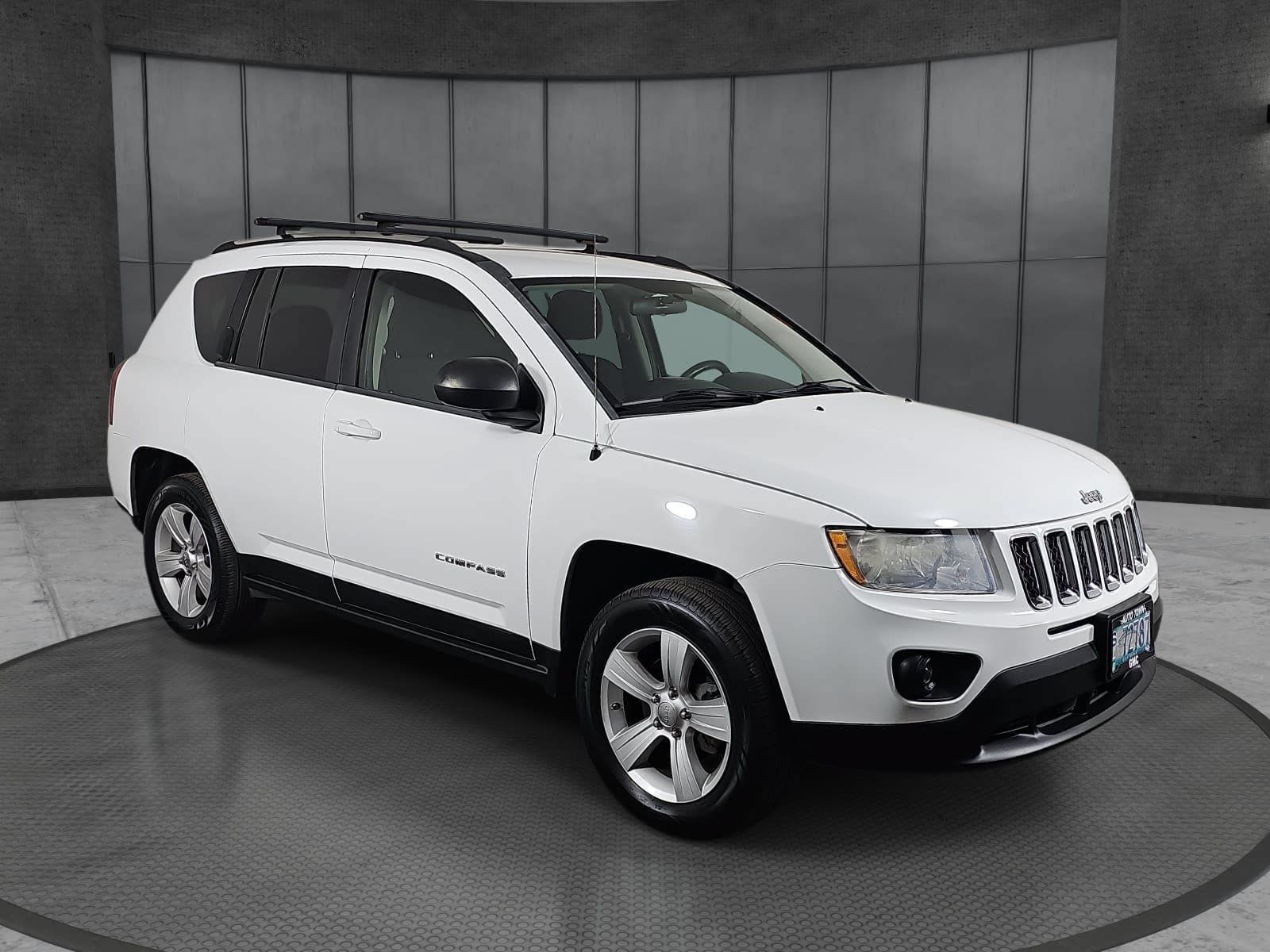 Used 2011 Jeep Compass 4WD image 3