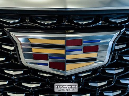 Used 2025 Cadillac Escalade Premium Luxury AWD/4WD image 48