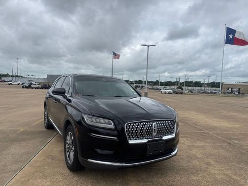 Used 2022 Lincoln Nautilus Reserve w/ Luxury Package FWD image 3