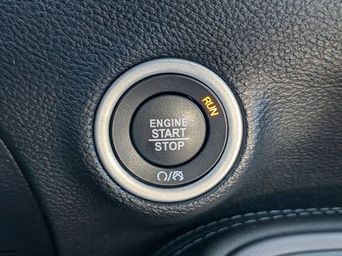 Used 2023 Dodge Challenger SXT w/ Blacktop Package image 9