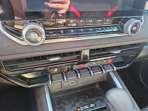 Certified 2024 Chevrolet Colorado Z71 w/ Z71 Convenience Package 2 image 19