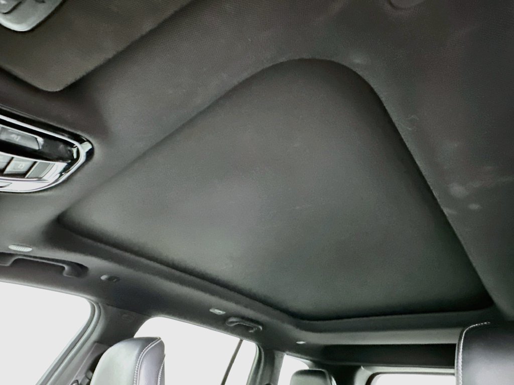 Used 2022 Jeep Grand Cherokee Overland AWD/4WD image 19