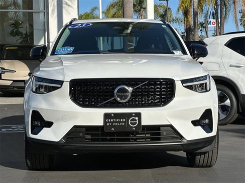 Certified 2023 Volvo XC40 B5 Plus w/ Driver Assist Package image 8