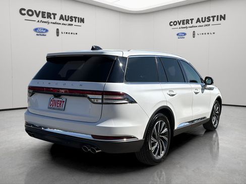 Used 2025 Lincoln Aviator Premiere w/ Equipment Group 101A image 5