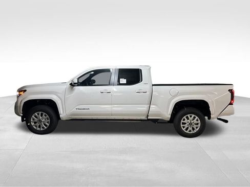 New 2025 Toyota Tacoma SR5 image 2