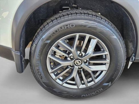 Used 2021 Nissan Rogue S FWD image 16