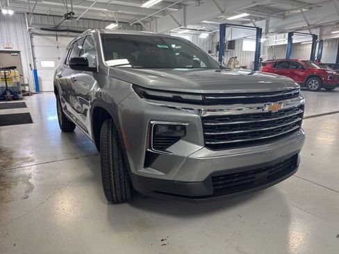 New 2026 Chevrolet Traverse LT FWD image 25