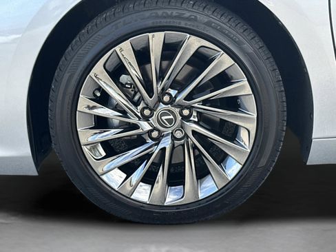 Used 2025 Lexus ES 350 Ultra Luxury w/ Accessory Package (Z2) FWD image 40