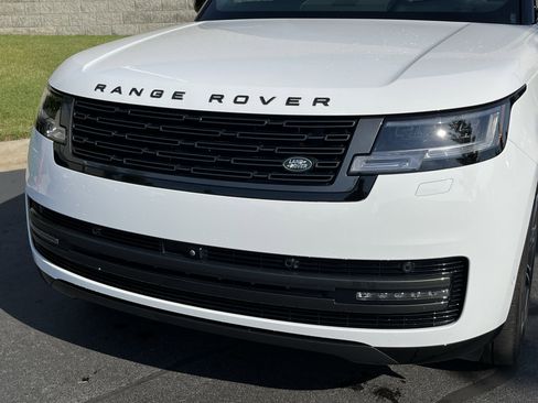 Used 2024 Land Rover Range Rover Long Wheelbase SE AWD/4WD image 10