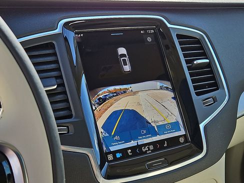 Used 2024 Volvo XC90 B5 Core w/ Climate Package image 19