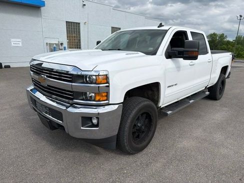 Used 2016 Chevrolet Silverado 2500 LT w/ LT Convenience Package AWD/4WD image 2