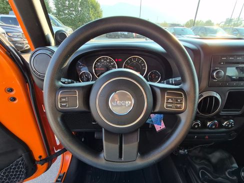 Used 2013 Jeep Wrangler Sport AWD/4WD image 18