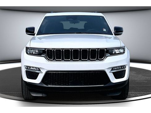 Certified 2025 Jeep Grand Cherokee Limited AWD/4WD image 4