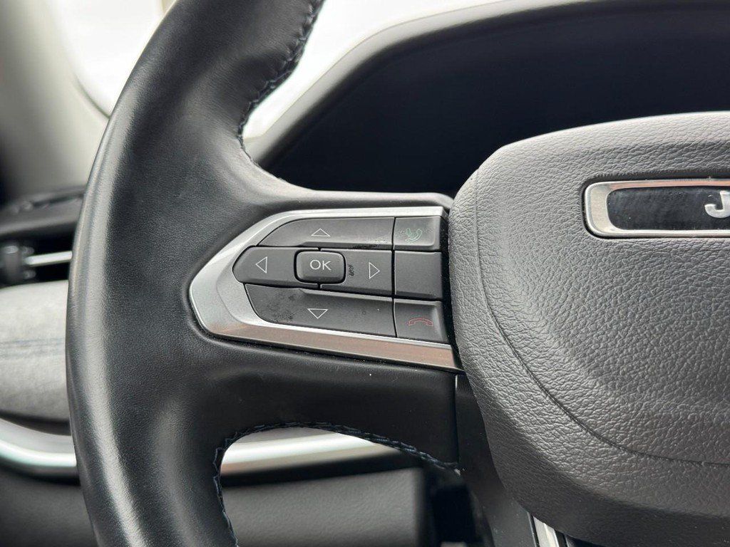 Used 2022 Jeep Compass Latitude w/ Convenience Group AWD/4WD image 19