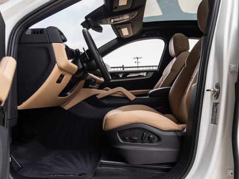 New 2026 Porsche Cayenne Coupe AWD/4WD image 22