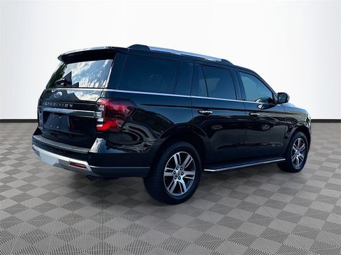 Used 2022 Ford Expedition Limited image 6