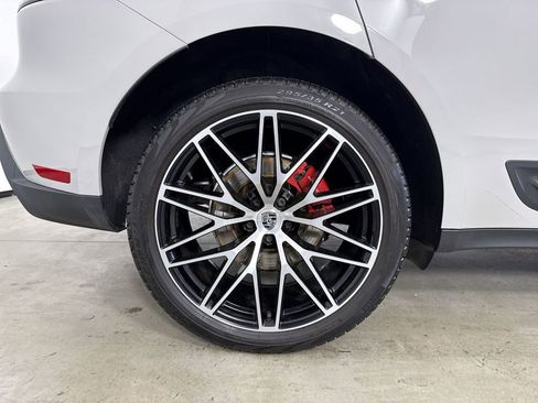 Certified 2023 Porsche Macan S AWD/4WD image 16