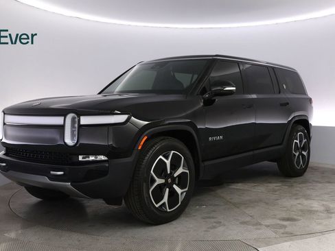 Used 2024 Rivian R1S Adventure image 2