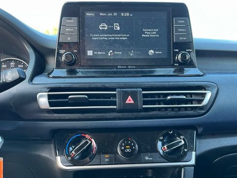 Used 2021 Kia Seltos S FWD image 17
