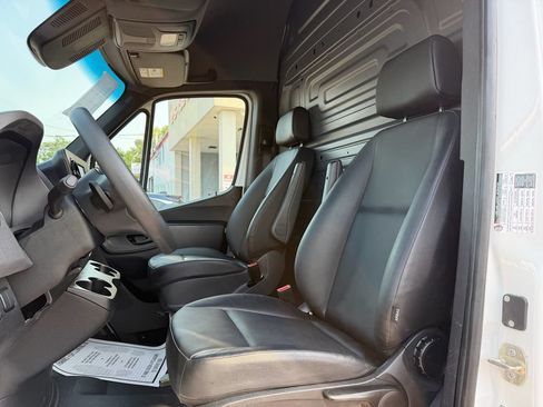 Used 2024 Mercedes-Benz Sprinter 2500 image 15