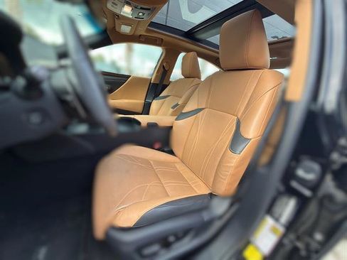 Used 2024 Lexus ES 350 w/ Technology Package FWD image 11