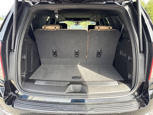 Used 2024 Chevrolet Tahoe Premier w/ Advanced Technology Package RWD image 42