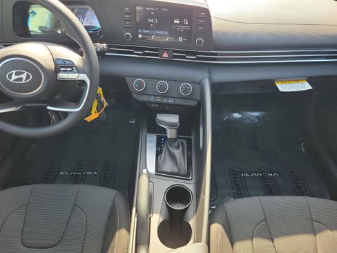 New 2026 Hyundai Elantra SE image 24