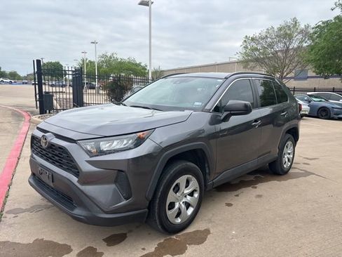 Used 2021 Toyota RAV4 LE image 1