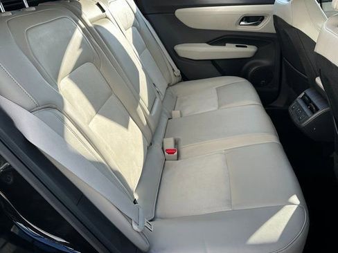 Used 2024 Nissan Ariya AWD image 10