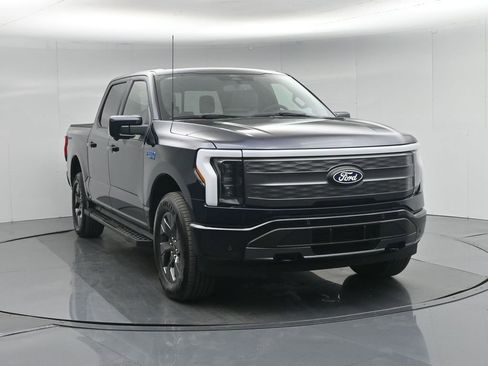 Used 2025 Ford F150 Lightning Lariat w/ Max Trailer Tow Package image 60