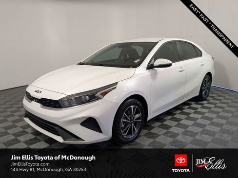 Used 2024 Kia Forte LXS w/ LXS Technology Package FWD image 1