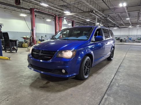 Used 2019 Dodge Grand Caravan SXT FWD image 11
