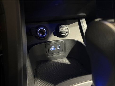 Used 2017 Hyundai Santa Fe SE image 29