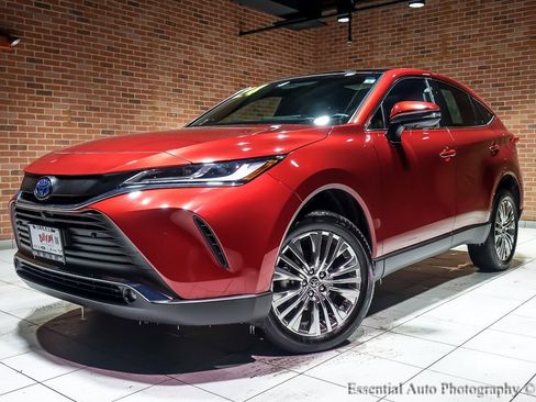 Used 2024 Toyota Venza Limited image 2