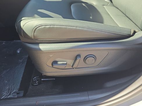 New 2026 Kia Sportage EX image 21