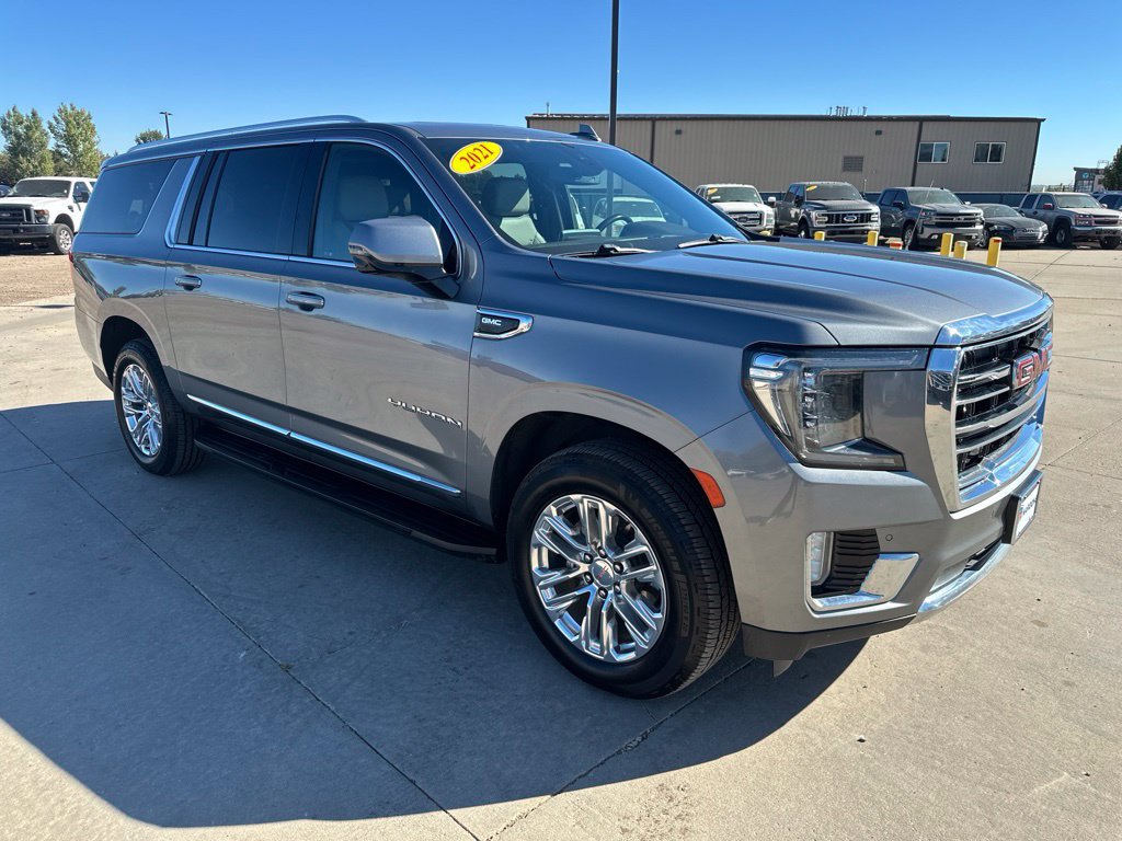 Certified 2021 GMC Yukon XL SLT w/ SLT Premium Package AWD/4WD image 43