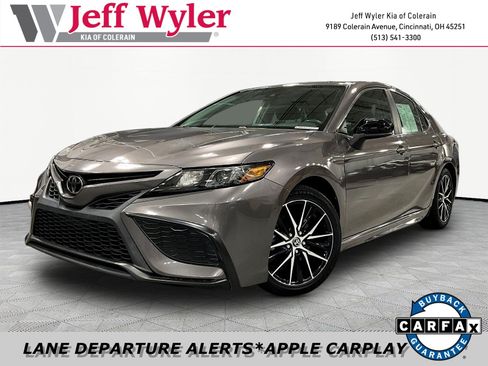 Used 2021 Toyota Camry SE FWD image 1