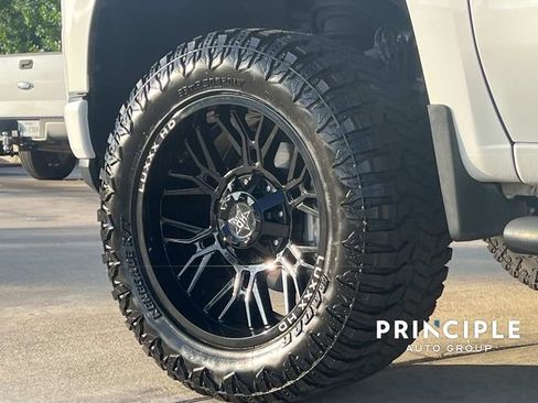 Used 2021 Chevrolet Silverado 1500 Custom w/ LPO, Dark Essentials Package RWD image 7