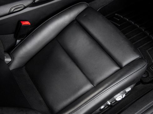 Certified 2015 Porsche 911 Turbo S AWD/4WD image 32