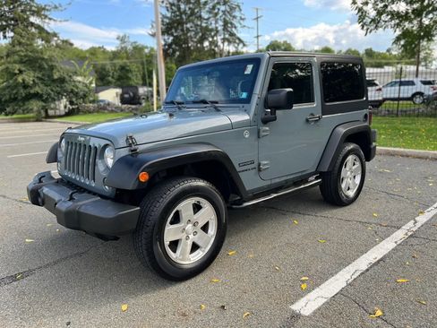 Used 2015 Jeep Wrangler Sport w/ Quick Order Package 24S AWD/4WD image 12