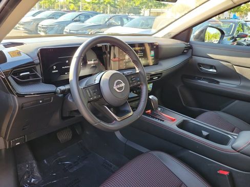 Used 2025 Nissan Kicks SR AWD/4WD image 17