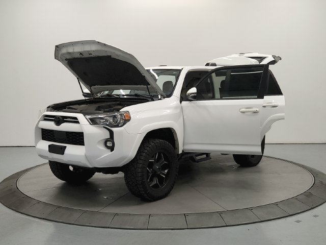 Used 2021 Toyota 4Runner SR5 Premium w/ Moonroof Package AWD/4WD image 11