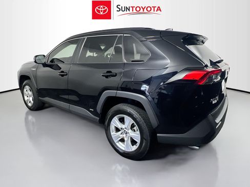 Used 2021 Toyota RAV4 XLE w/ Convenience Package AWD/4WD image 6