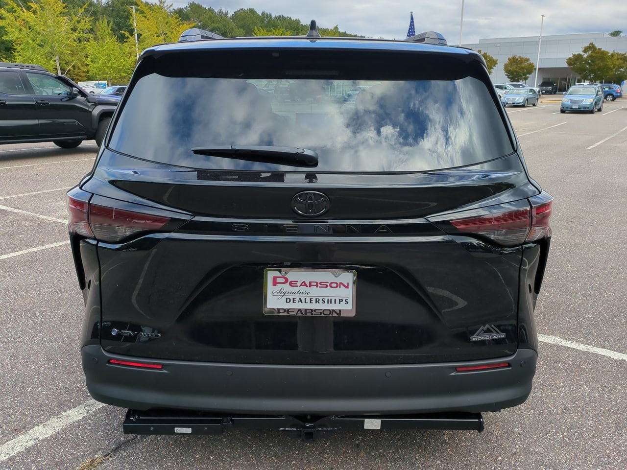 New 2026 Toyota Sienna XLE Woodland Edition AWD/4WD image 5