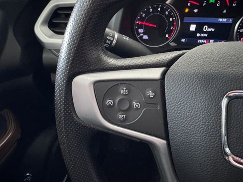 Certified 2023 GMC Acadia SLE w/ Driver Convenience Package image 14