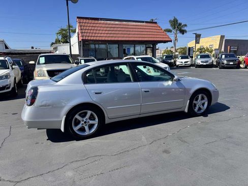 Used 2006 Nissan Altima 3.5 SE FWD image 7