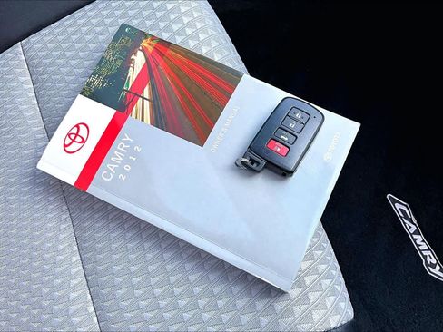 Used 2012 Toyota Camry SE image 14