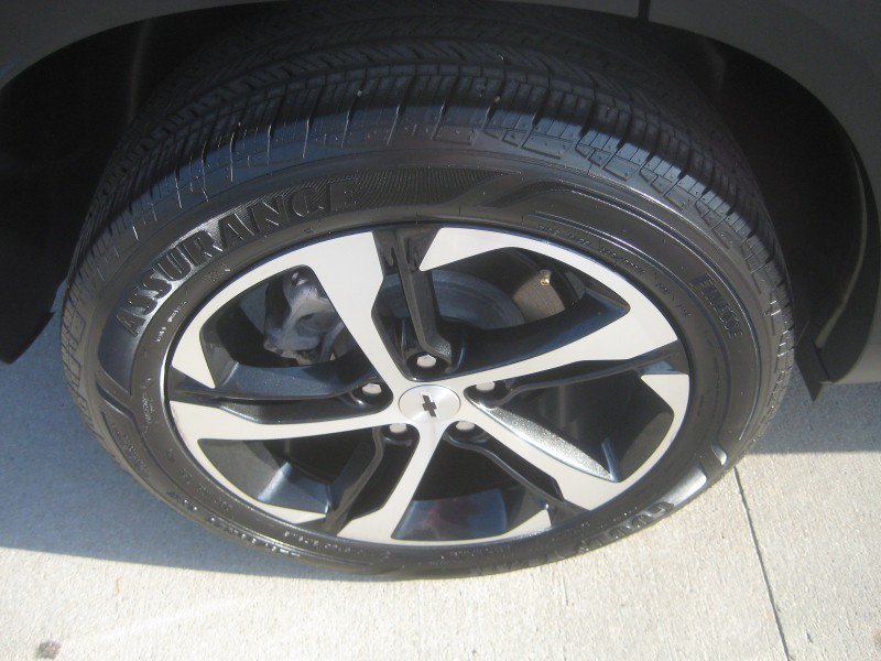 Used 2025 Chevrolet Trax RS FWD image 9