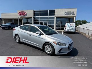 Used 2017 Hyundai Elantra SE w/ Cargo Package FWD video 1