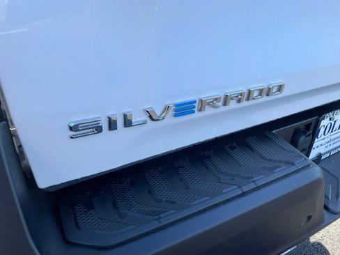 New 2025 Chevrolet Silverado EV LT image 31